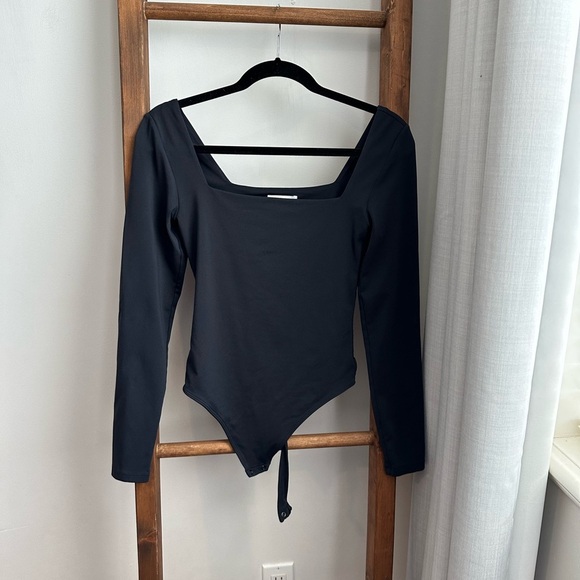Babaton Aritzia Contour Square-neck Bodysuit - Picture 6 of 11